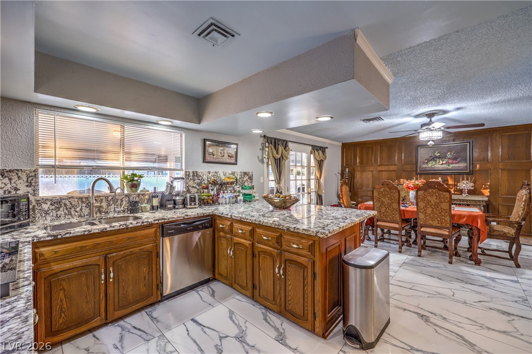 1963 Catalpa Trail Las Vegas NV 89108