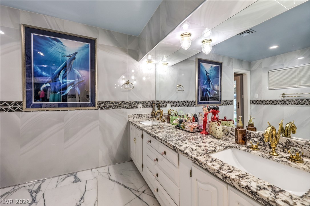 1963 Catalpa Trail Las Vegas NV 89108