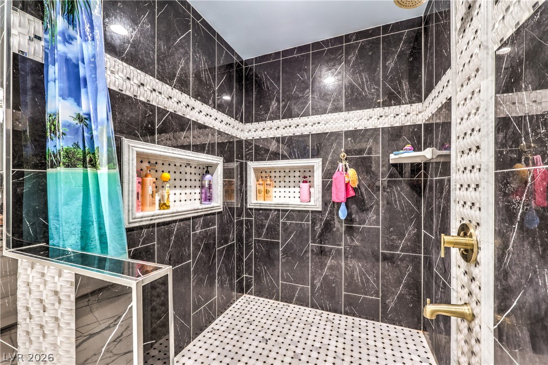 1963 Catalpa Trail Las Vegas NV 89108