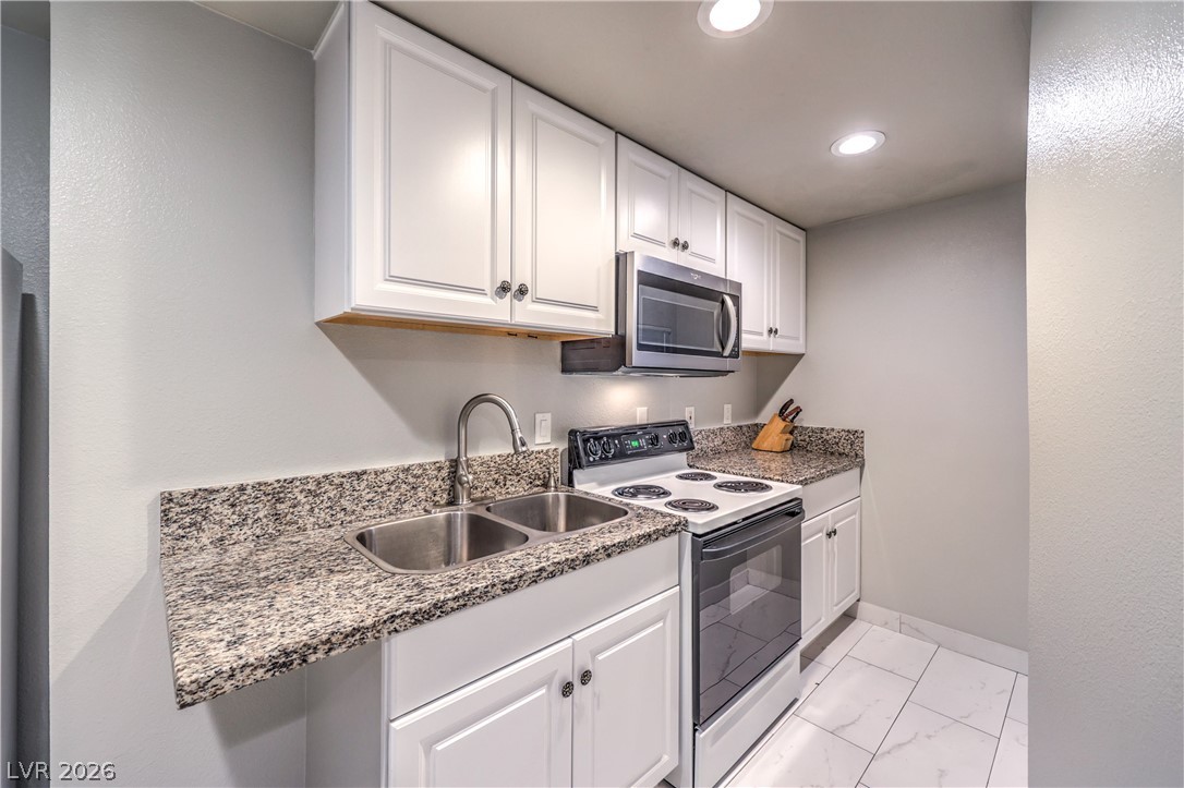 1963 Catalpa Trail Las Vegas NV 89108
