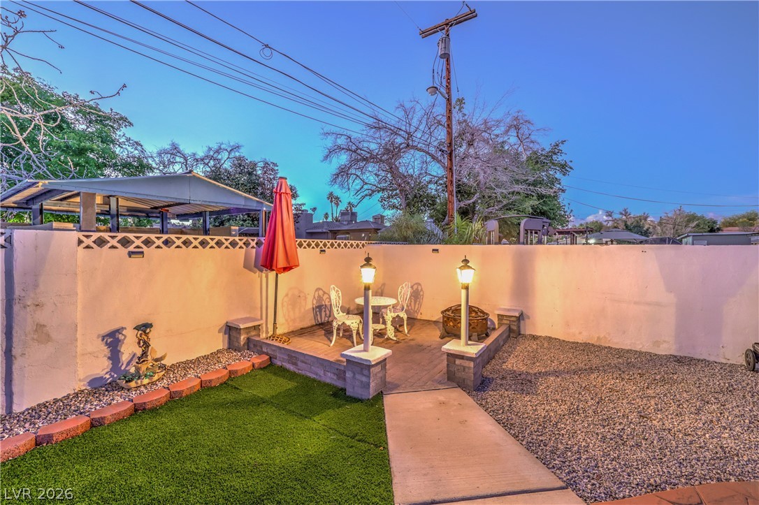 1963 Catalpa Trail Las Vegas NV 89108