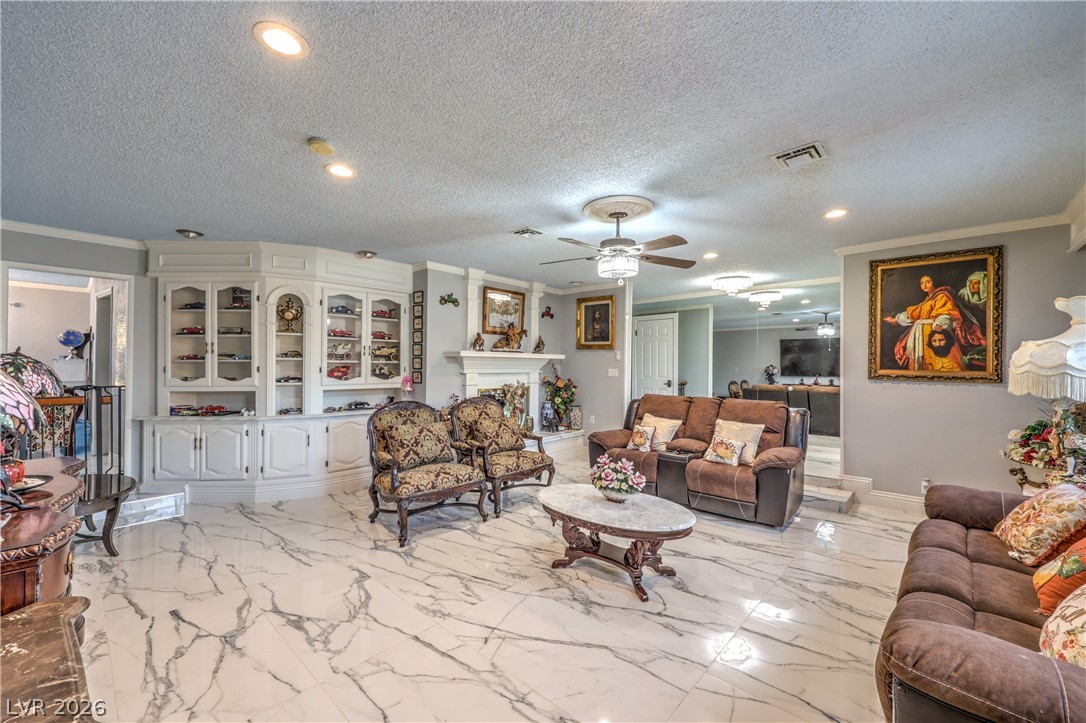 1963 Catalpa Trail Las Vegas NV 89108