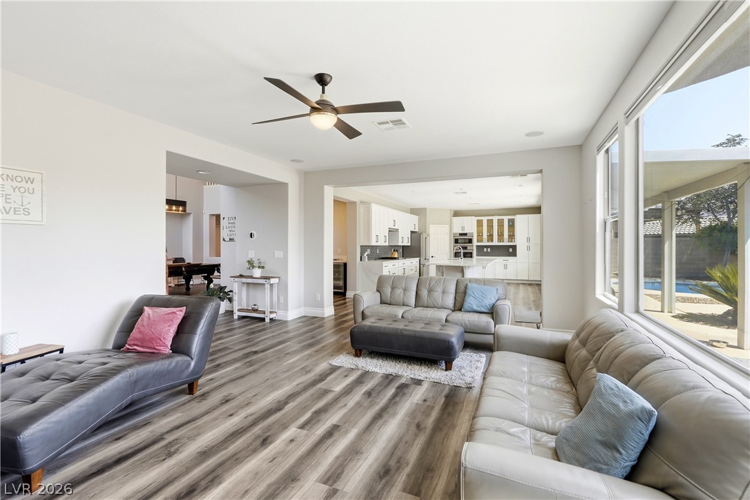 8834 Arroyo Azul Street Las Vegas NV 89131