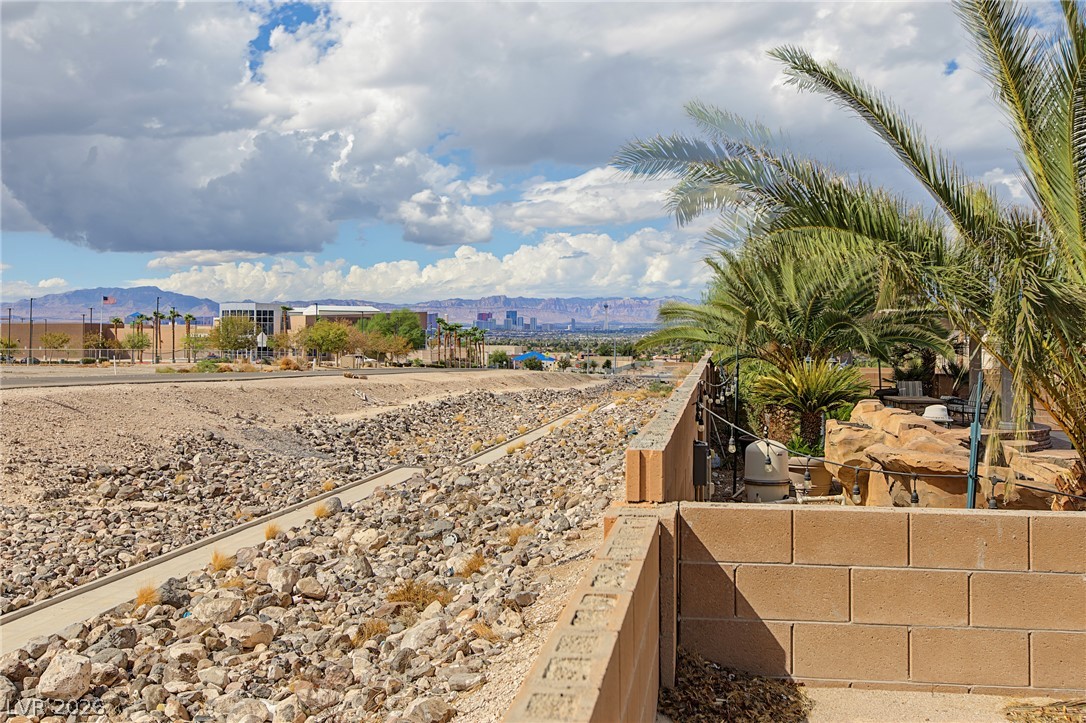 6915 Cedar Basin Avenue Las Vegas NV 89142