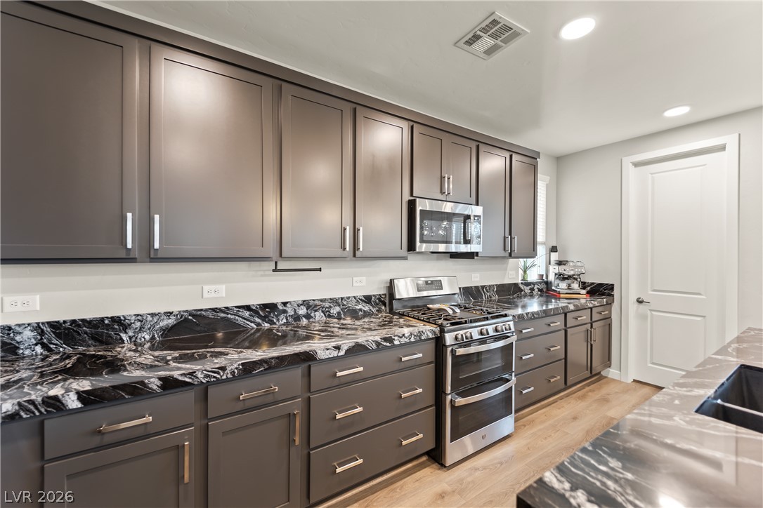 6836 Pacific Robin Street North Las Vegas NV 89084