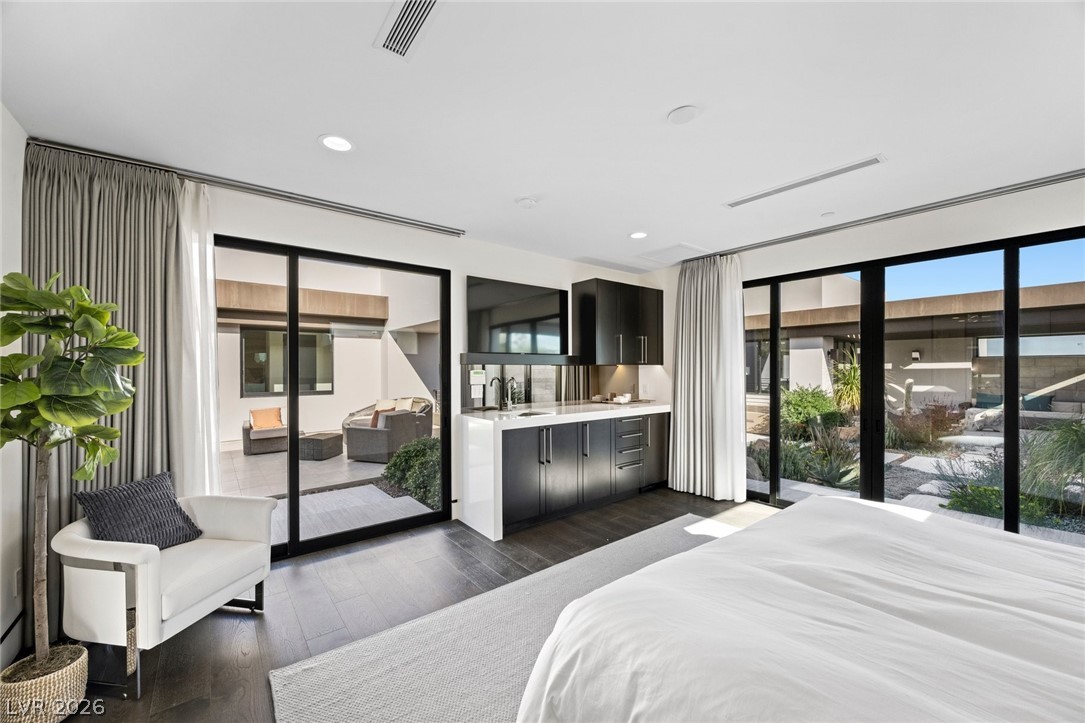 4 Soaring Bird Court Las Vegas NV 89135