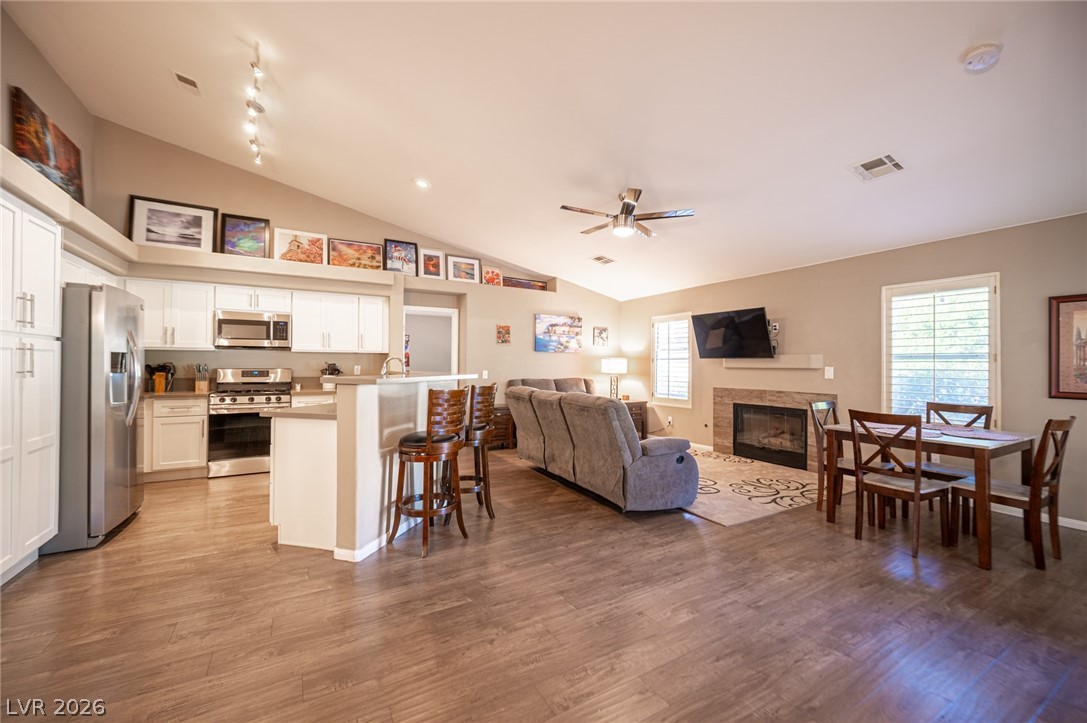 8128 Shad Bush Avenue Las Vegas NV 89149