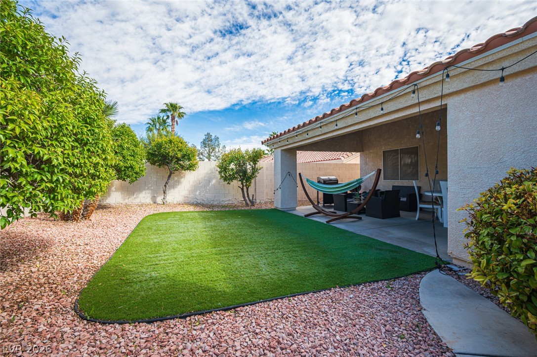 8128 Shad Bush Avenue Las Vegas NV 89149