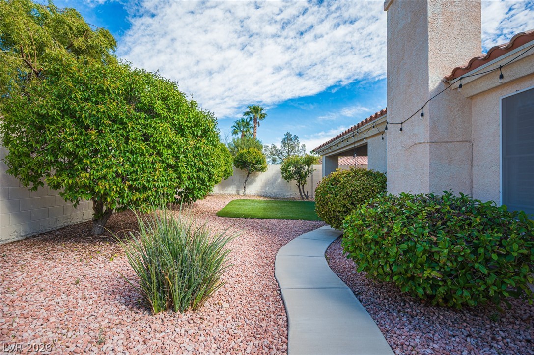 8128 Shad Bush Avenue Las Vegas NV 89149
