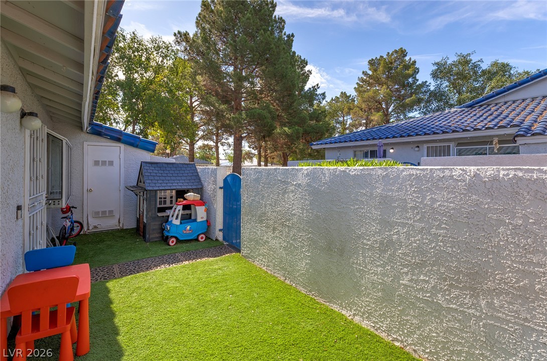 2140 Willowbury Drive C Las Vegas NV 89108