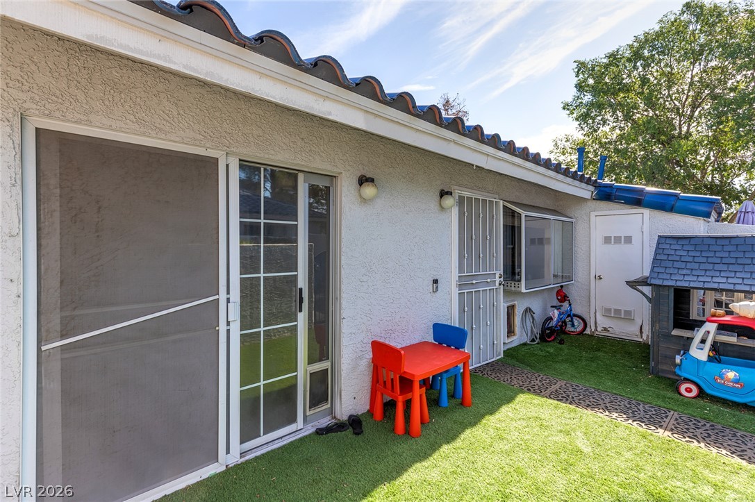 2140 Willowbury Drive C Las Vegas NV 89108