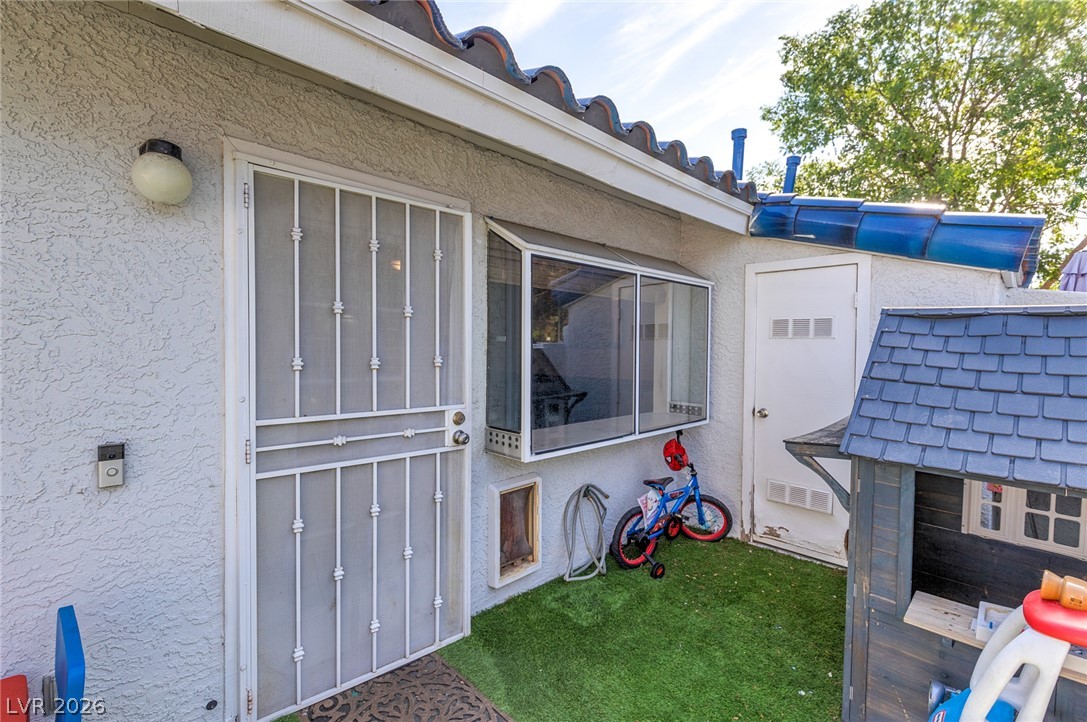 2140 Willowbury Drive C Las Vegas NV 89108