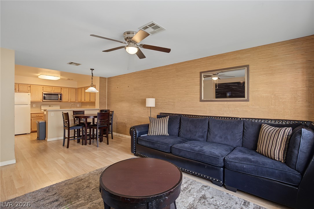 2140 Willowbury Drive C Las Vegas NV 89108