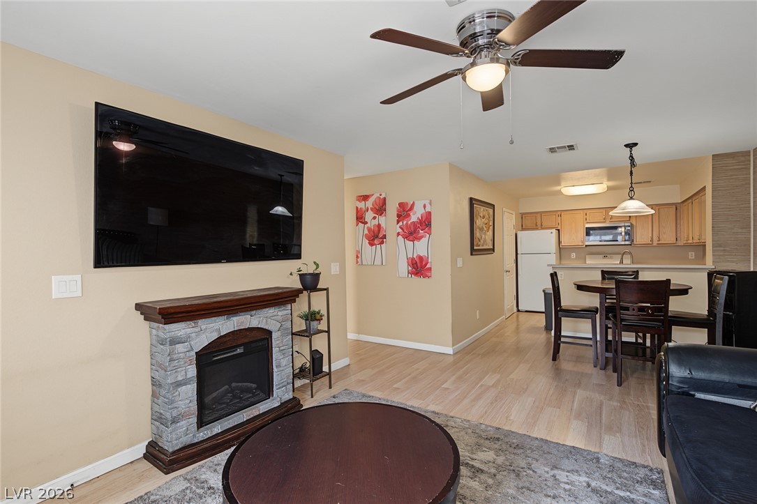 2140 Willowbury Drive C Las Vegas NV 89108