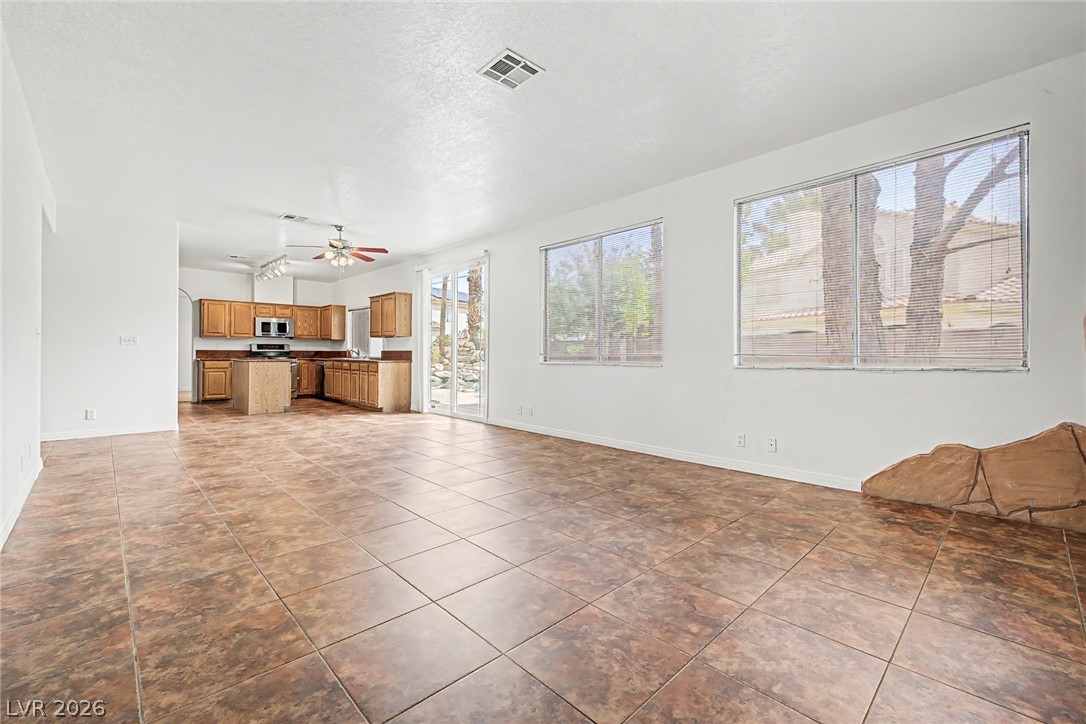 7782 Meadow Creek Street Las Vegas NV 89123