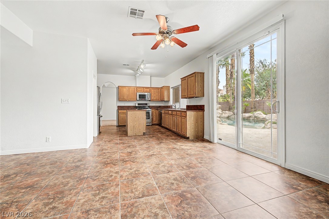 7782 Meadow Creek Street Las Vegas NV 89123