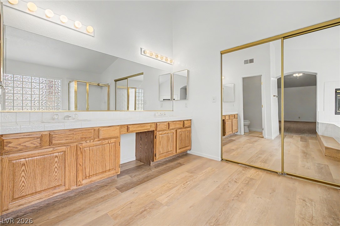 7782 Meadow Creek Street Las Vegas NV 89123