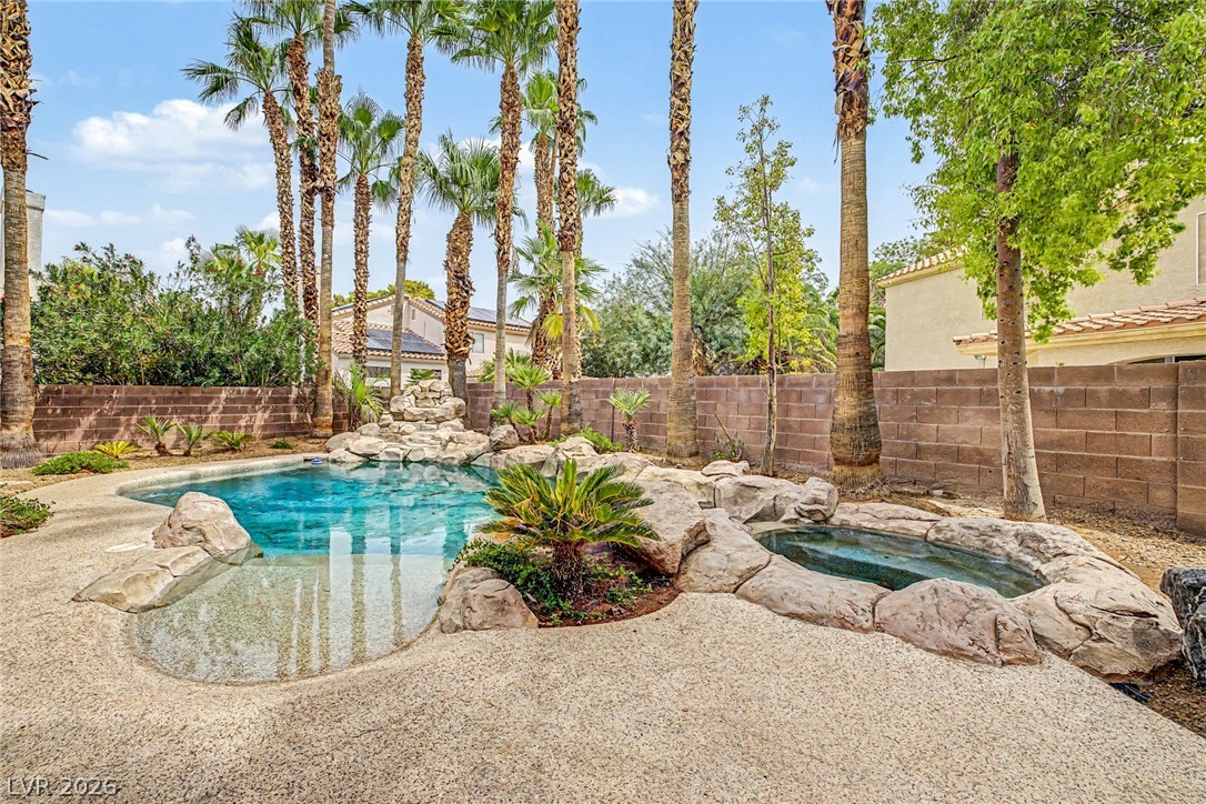 7782 Meadow Creek Street Las Vegas NV 89123