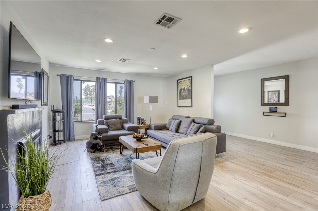 4562 Skyland Drive Las Vegas NV 89121