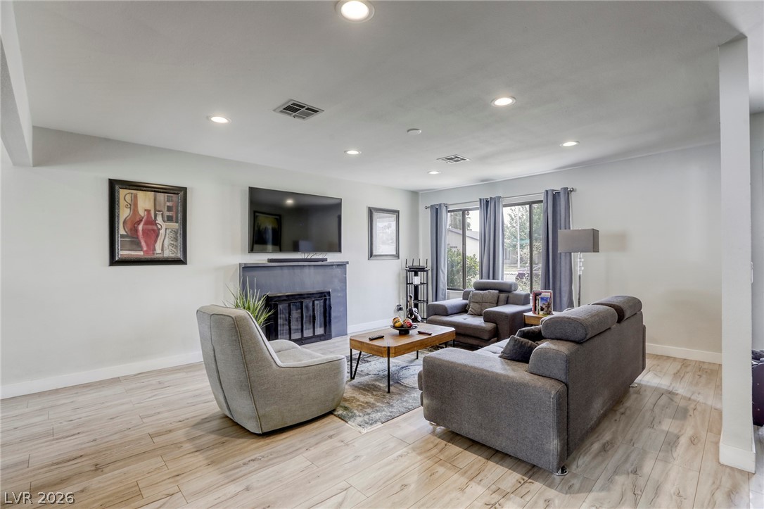 4562 Skyland Drive Las Vegas NV 89121