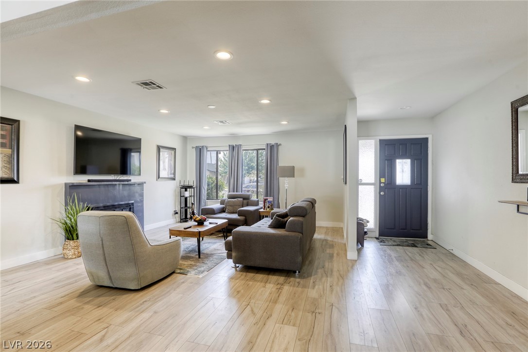 4562 Skyland Drive Las Vegas NV 89121