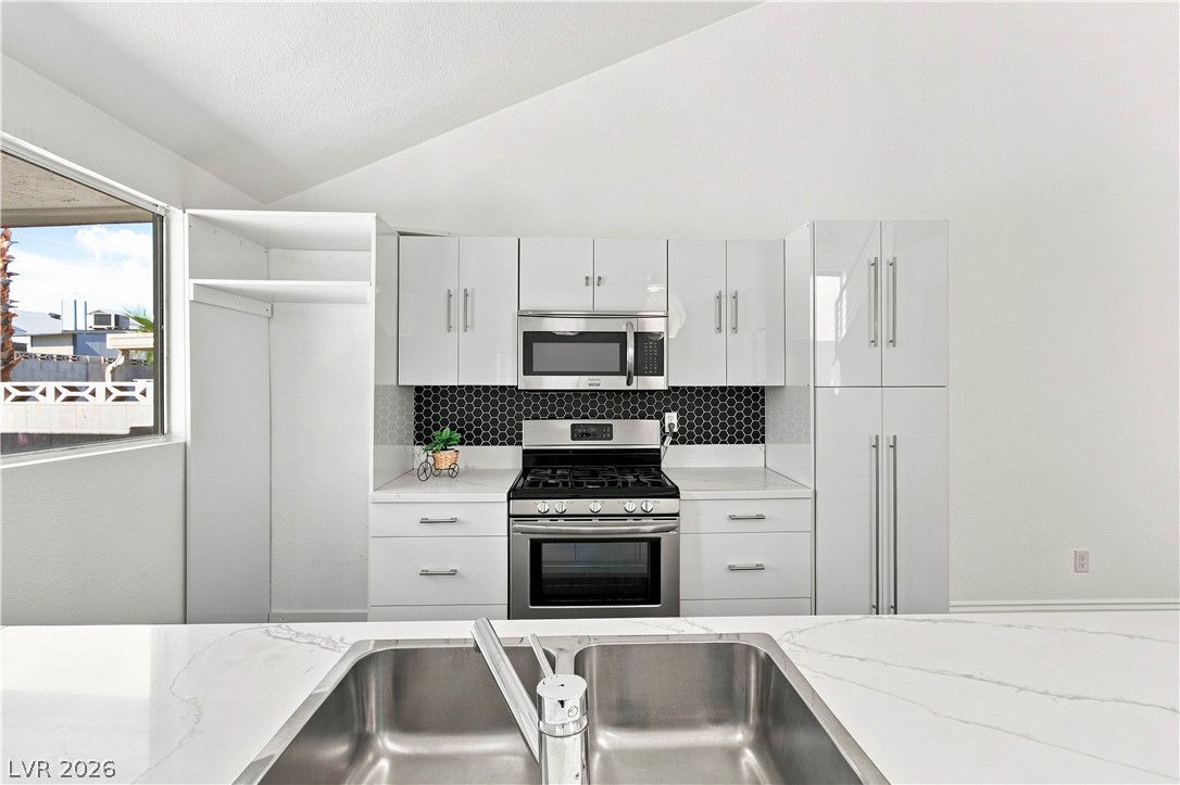 532 Crony Avenue Henderson NV 89011