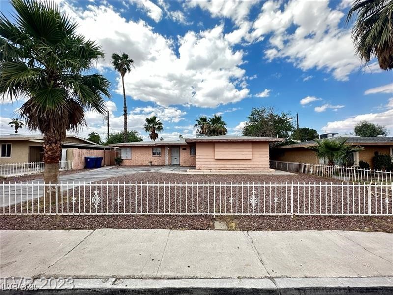 2013 Bracken Avenue Las Vegas NV 89104