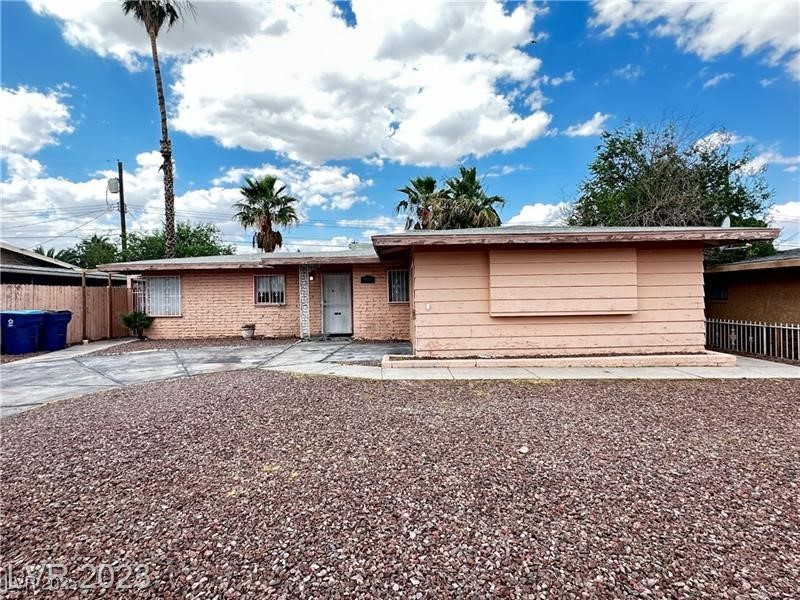 2013 Bracken Avenue Las Vegas NV 89104