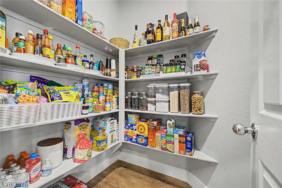 6326 Highledge Street North Las Vegas NV 89081