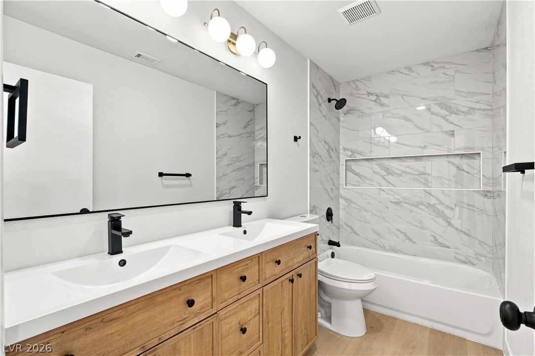 4313 Valley Regents Drive North Las Vegas NV 89032