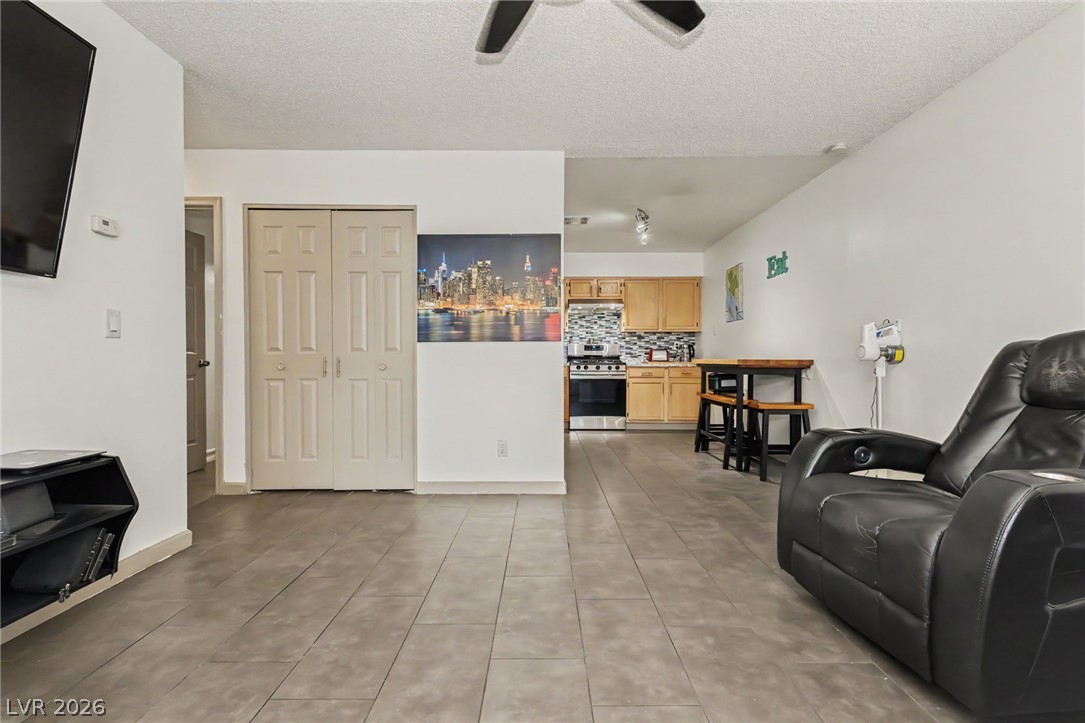 2121 Petersham Court B Las Vegas NV 89108