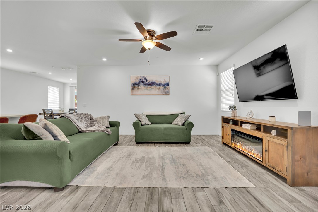6123 Rose Springs Avenue Las Vegas NV 89130