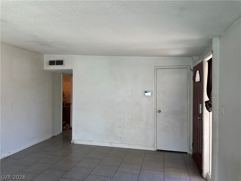1571 Serenada Avenue Las Vegas NV 89169