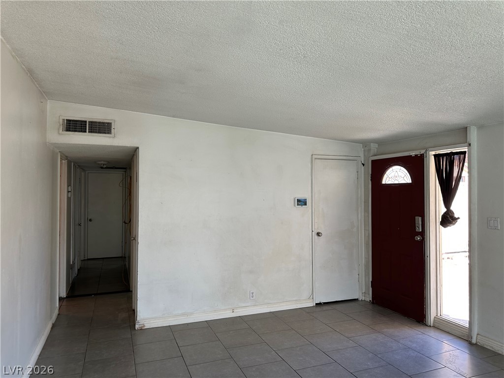 1571 Serenada Avenue Las Vegas NV 89169