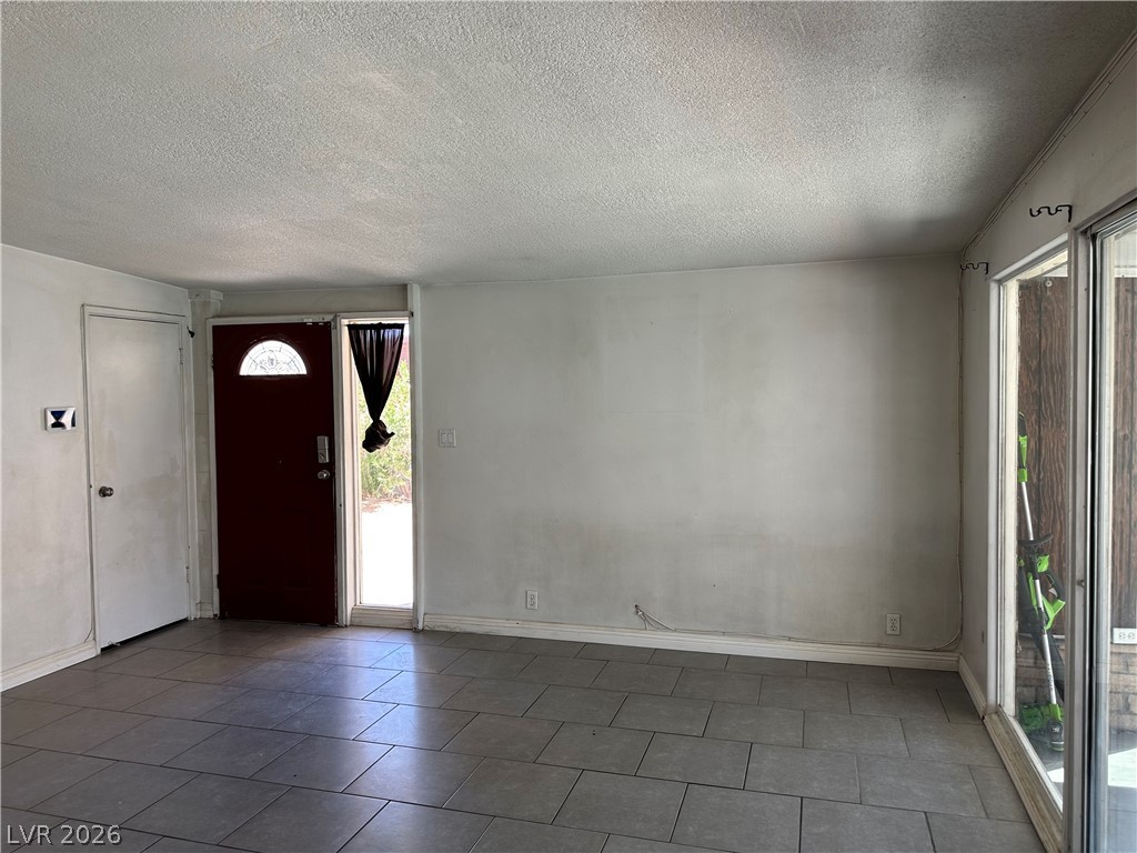 1571 Serenada Avenue Las Vegas NV 89169