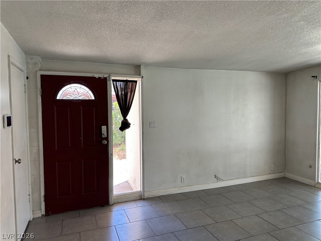1571 Serenada Avenue Las Vegas NV 89169