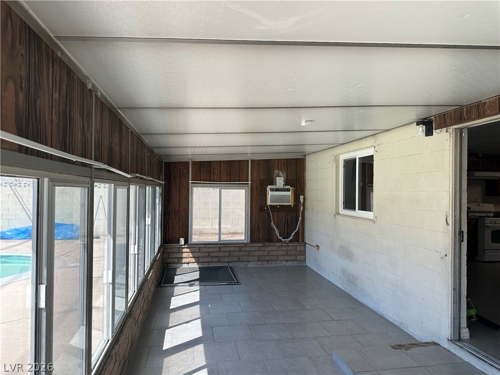 1571 Serenada Avenue Las Vegas NV 89169