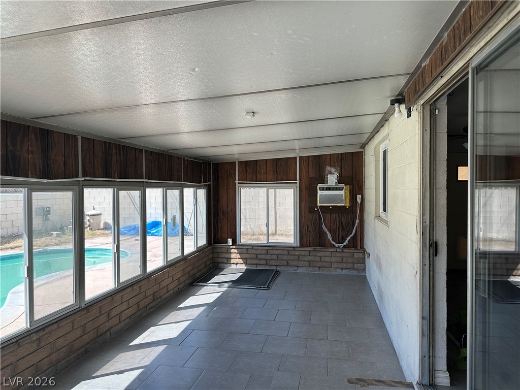 1571 Serenada Avenue Las Vegas NV 89169