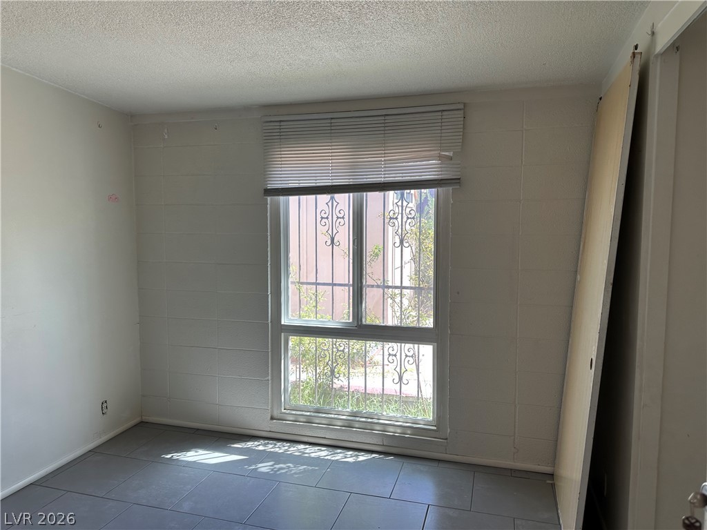 1571 Serenada Avenue Las Vegas NV 89169