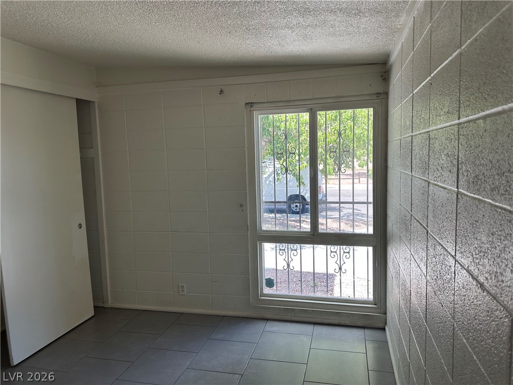 1571 Serenada Avenue Las Vegas NV 89169