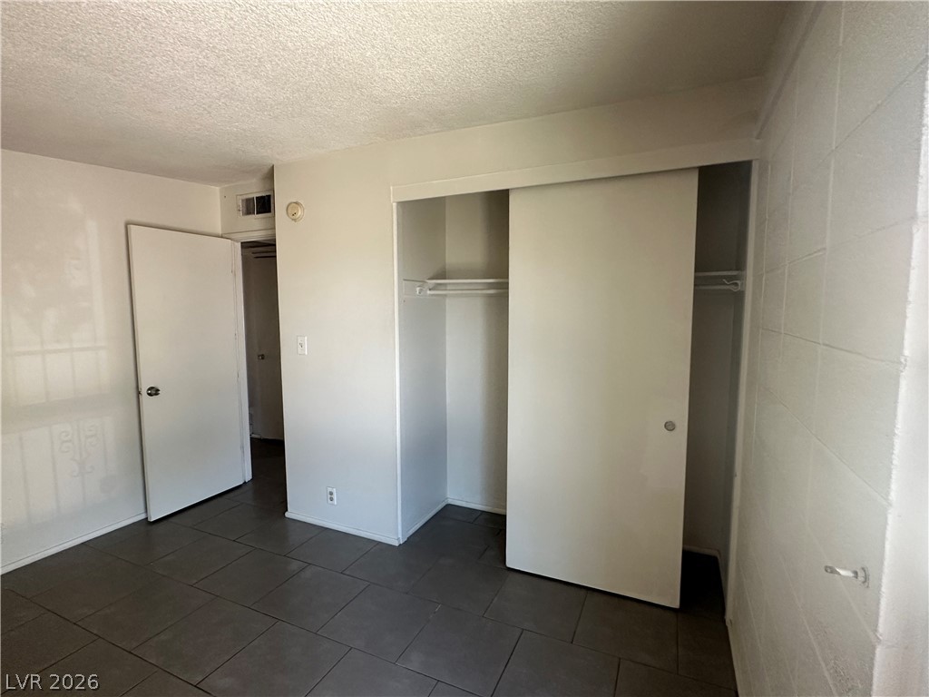 1571 Serenada Avenue Las Vegas NV 89169
