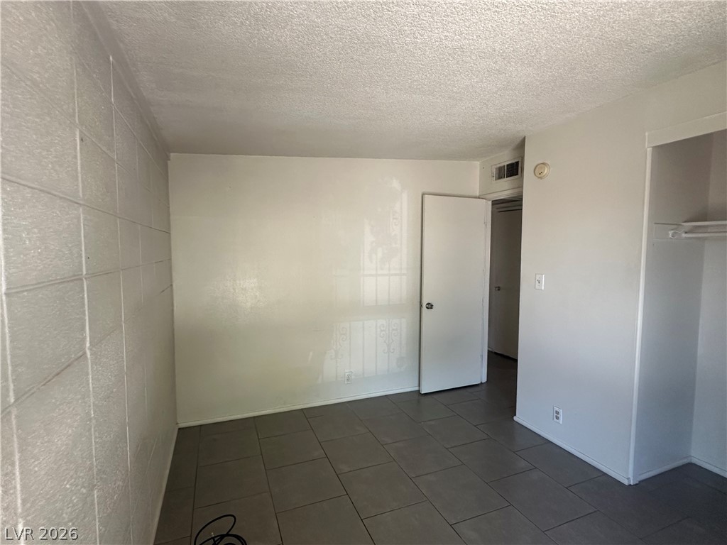 1571 Serenada Avenue Las Vegas NV 89169