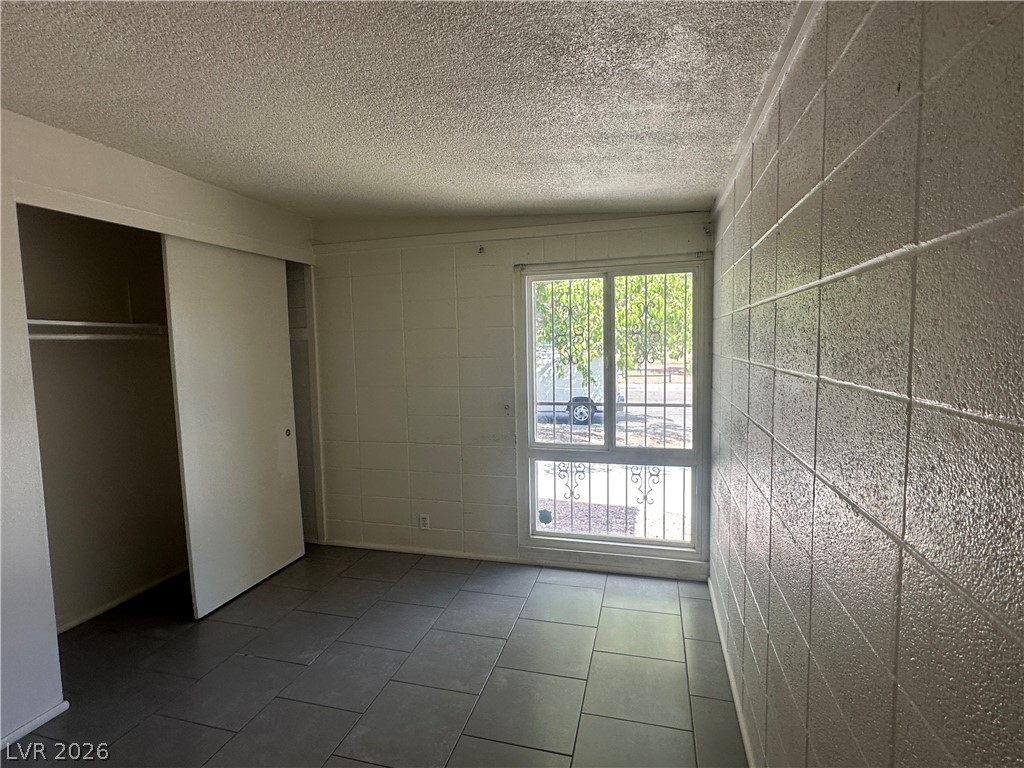 1571 Serenada Avenue Las Vegas NV 89169