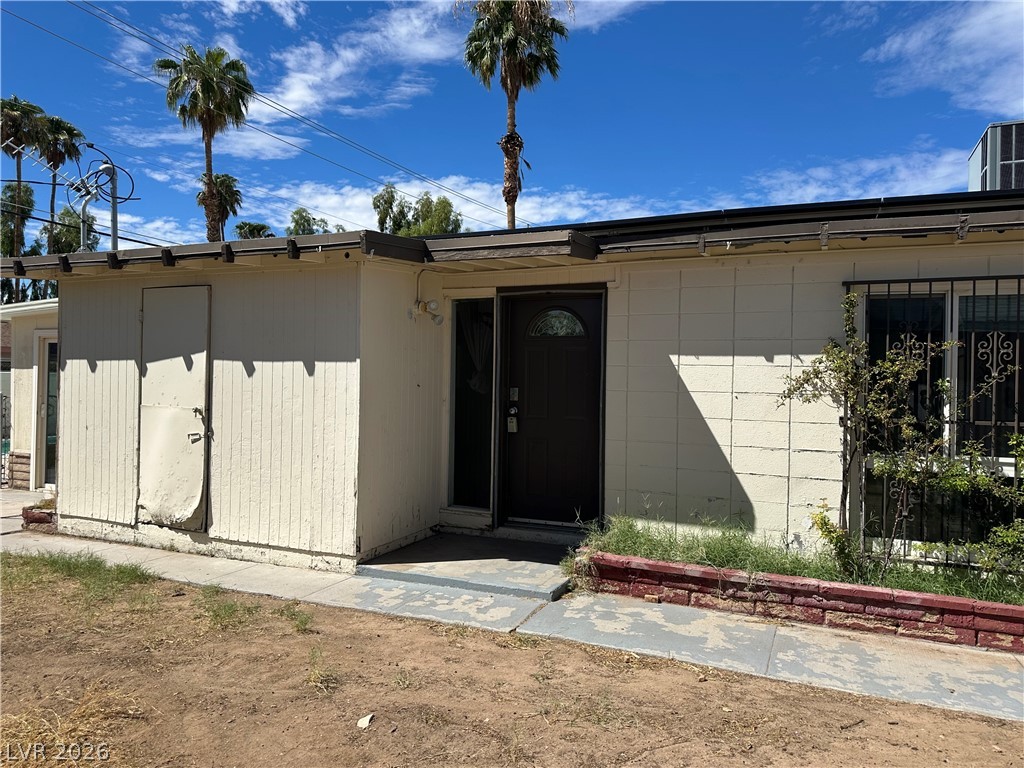 1571 Serenada Avenue Las Vegas NV 89169