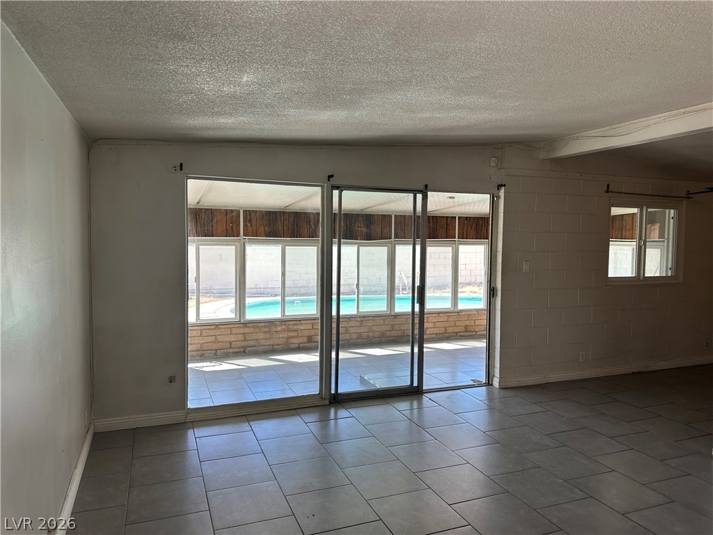 1571 Serenada Avenue Las Vegas NV 89169