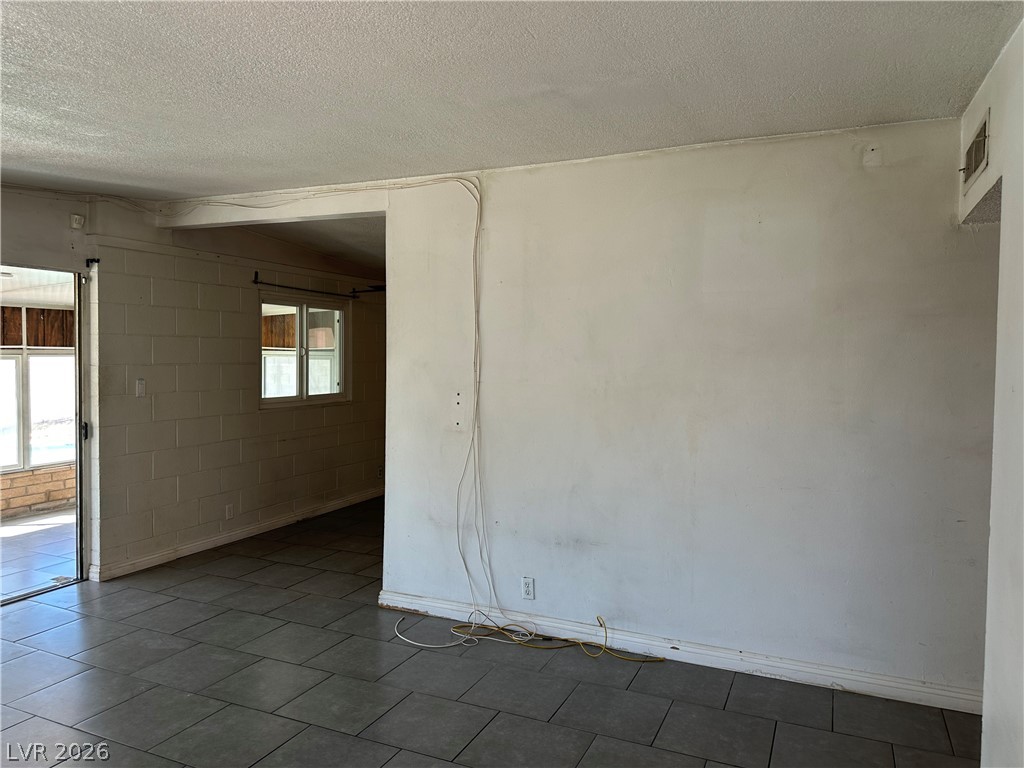 1571 Serenada Avenue Las Vegas NV 89169