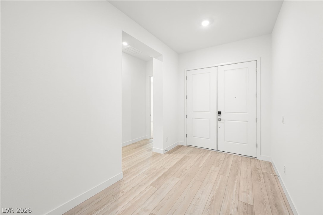 10142 Diana Summit Street Las Vegas NV 89143