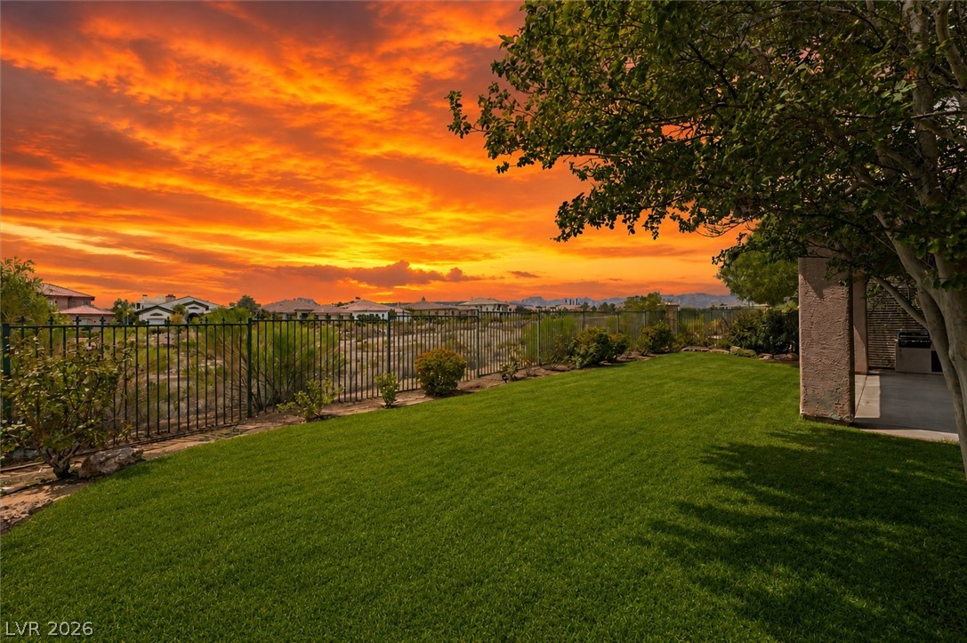 9429 Queen Charlotte Drive Las Vegas NV 89145
