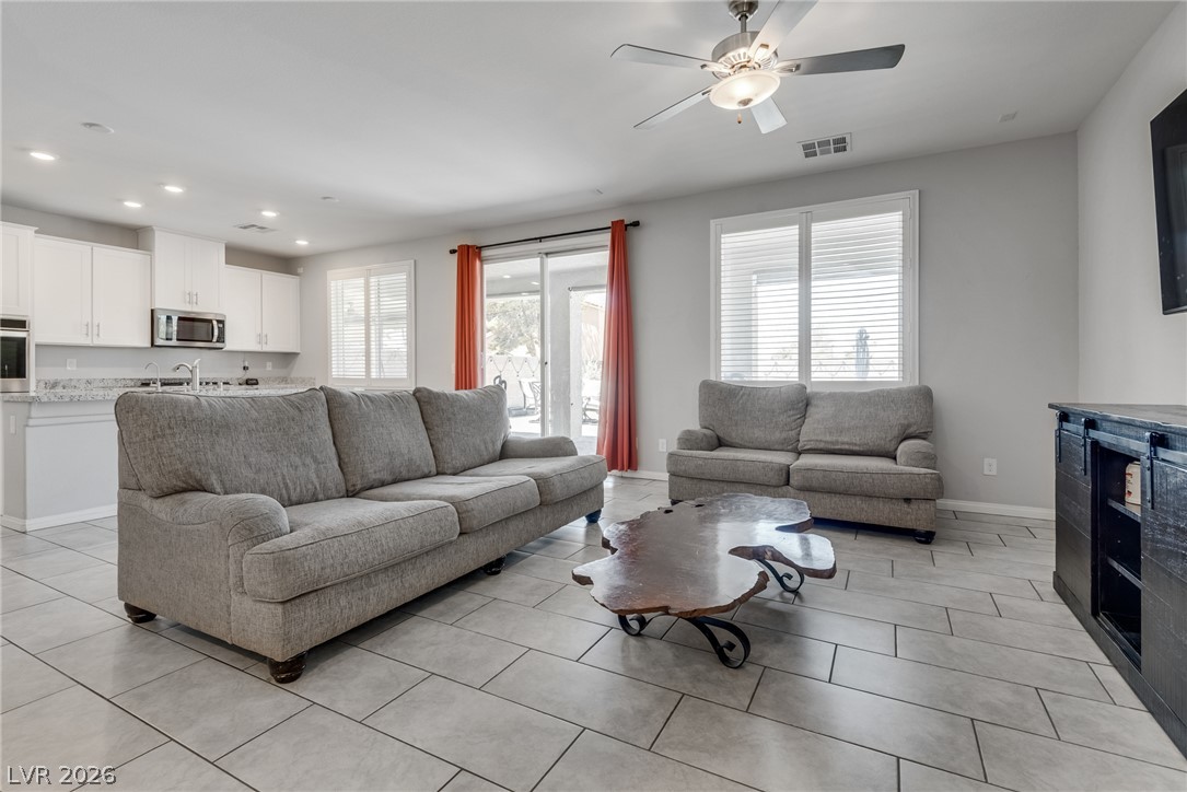 9273 Bluemist Falls Street Las Vegas NV 89123