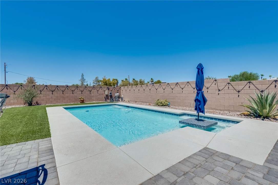 9273 Bluemist Falls Street Las Vegas NV 89123